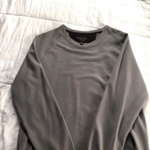 Long sleeve Banana Republic moisture wicking medium gray. Like new